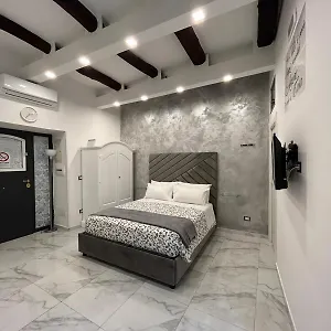 Casa Tolentino Al Centro Di Hébergement de vacances Naples